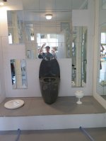 łazienka z dużym lustrem